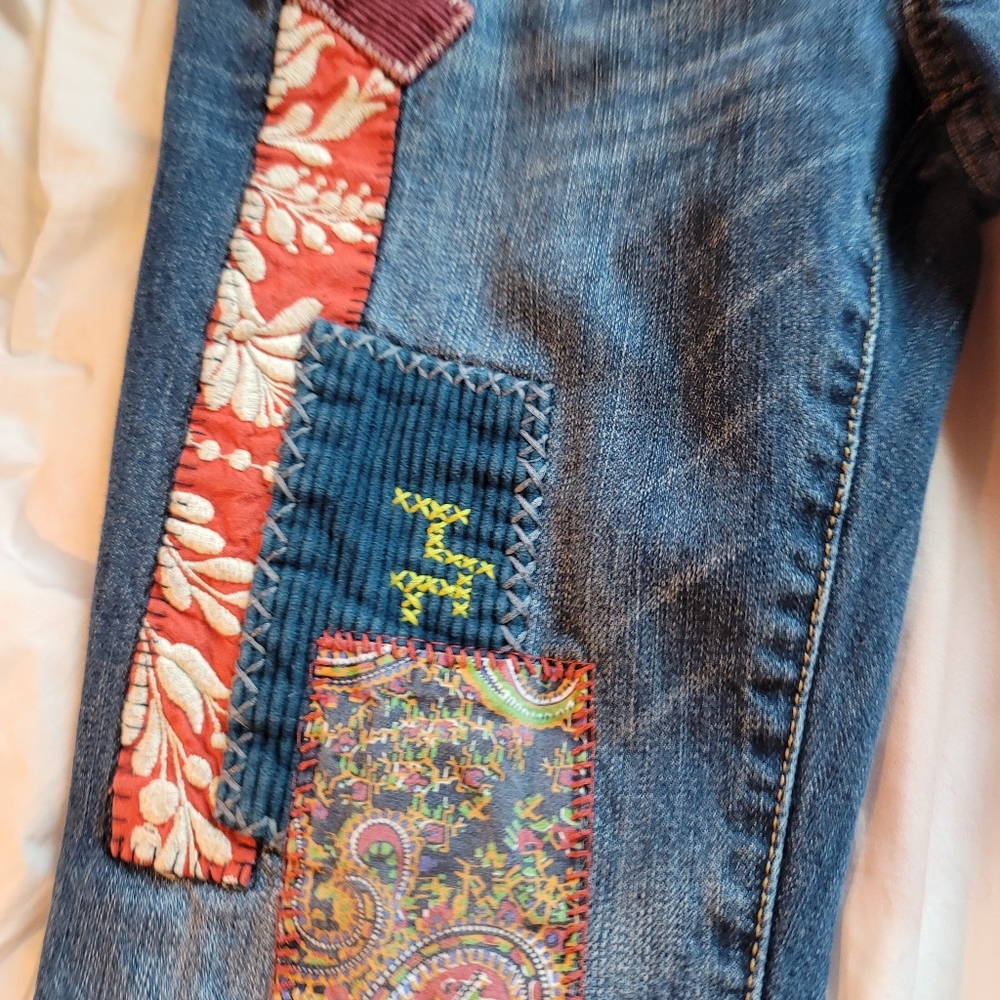 Cabi Embroidered Jeans - Picture 6 of 8